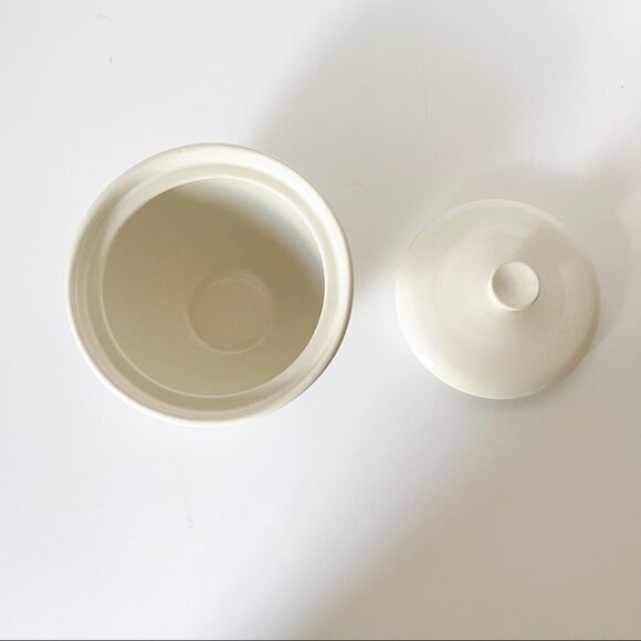 Pottery Barn Ceramic Bowl with Lid - Picture 3 of 4